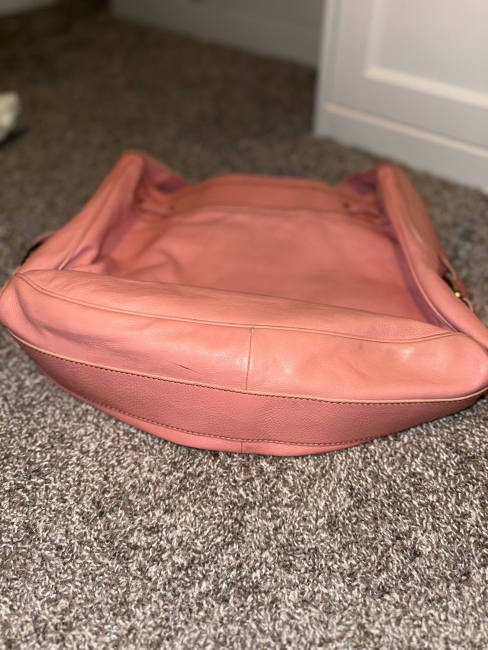 Marc Jacobs Rose-Pink Leather Shoulder Bag with Front Pockets - Picture 4 of 9